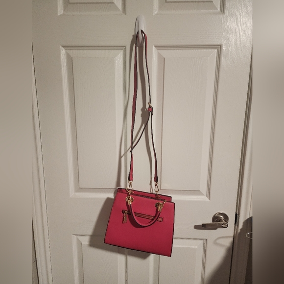 Hot pink purse - Picture 4 of 4